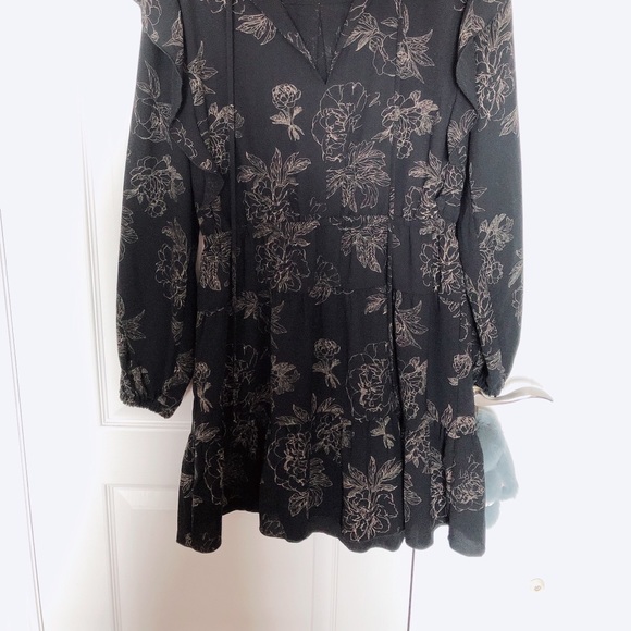 Aritzia Wilfred ruffle dress in M - Picture 3 of 4